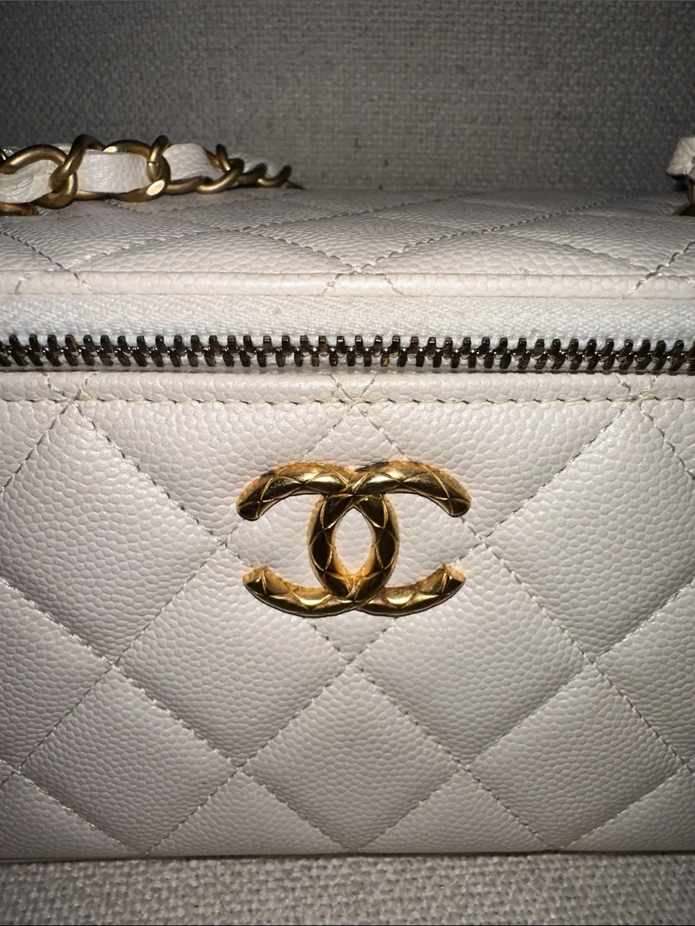 CHANEL Rare White Quilted Vanity Crossbody with Adjustable Gold Chain